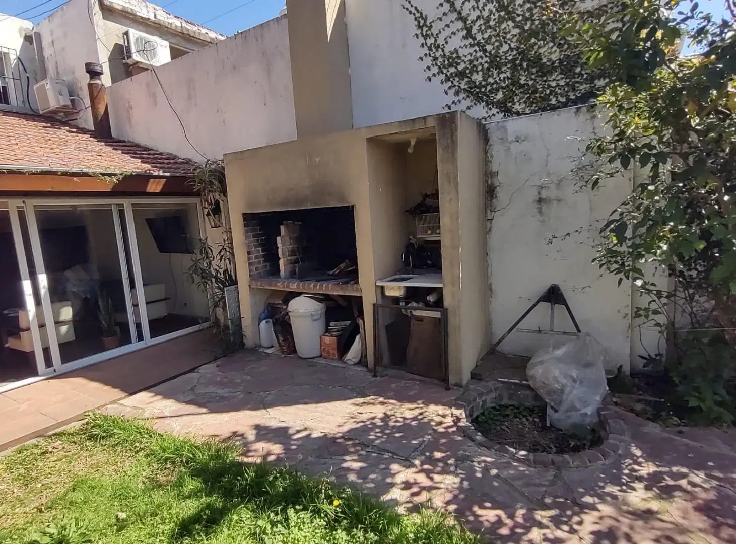 Casa venta Olivos 4 dormitorios pileta de 50m2 jardín parrilla garaje cubierto 2 plantas lote 8 x43 5