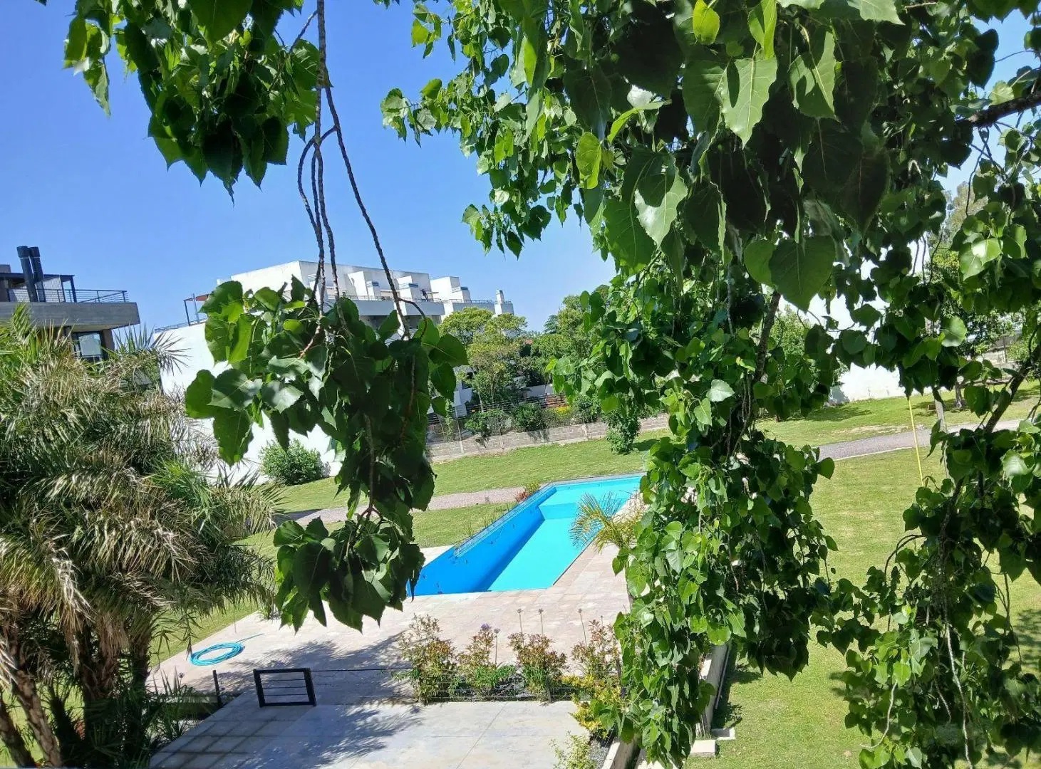 DEPARTAMENTO ALQUILER RANELAGH MONOAMBIENTE TERRAZA SEGURIDAD COCHERA PILETA 2