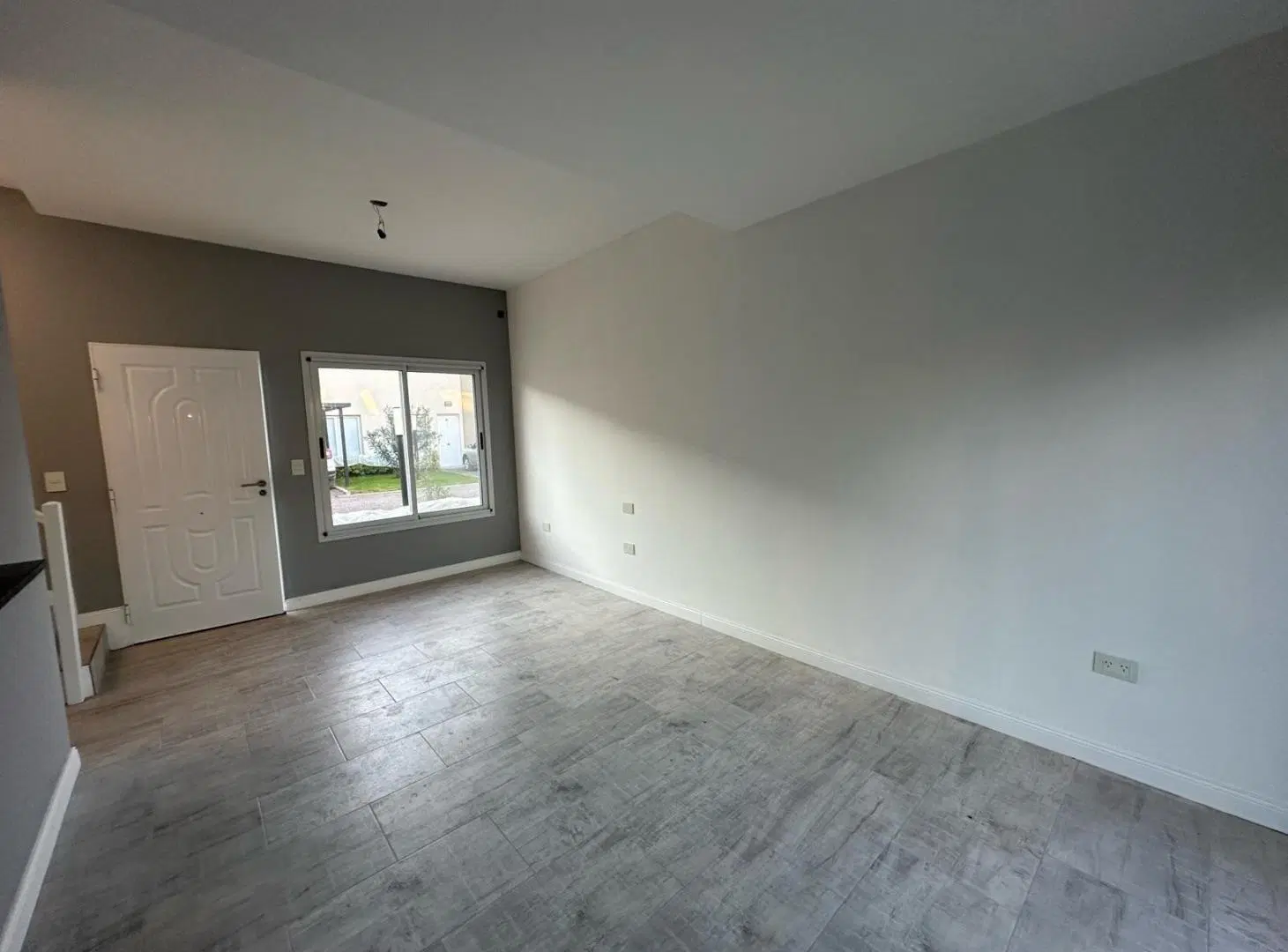 Departamento  venta Pilar - La Fernanda 3 ambientes  duplex jardín y parrilla individual pileta sum 2