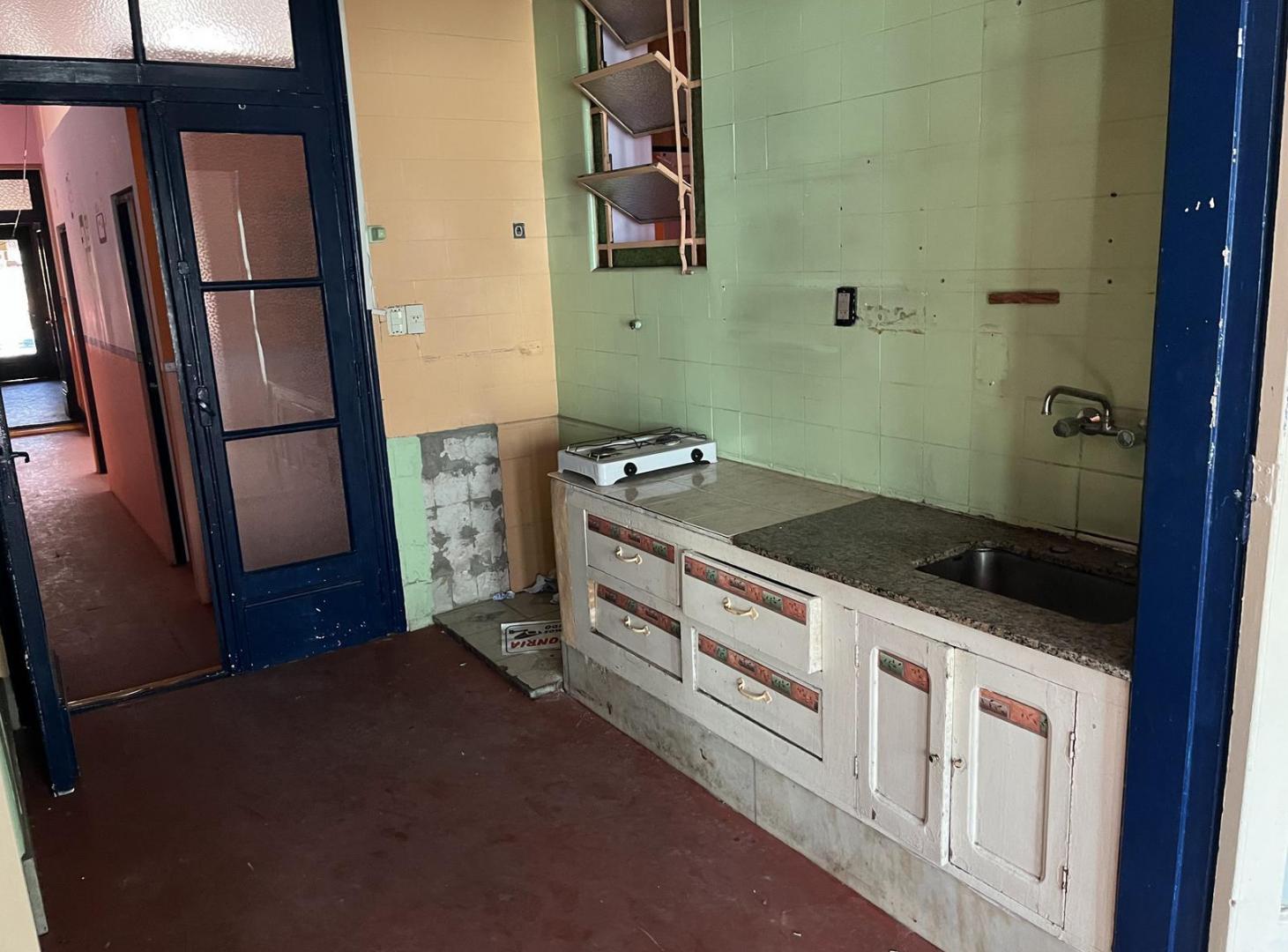 Foto de Alquiler casa para oficina, consultorios, Villa Lugano frente estación., imagen 3