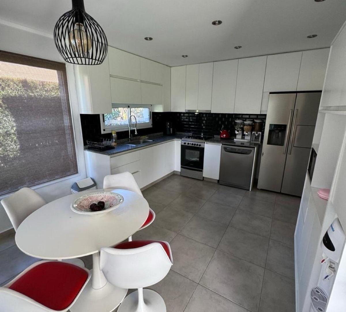 Foto de Casa venta Los Eucaliptus haras 4 dormitorio jardin pileta solarium, imagen 5