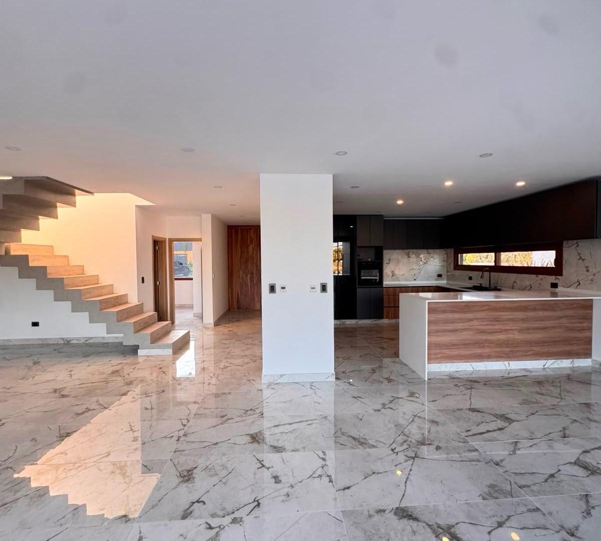 Foto de Casa - El Canal venta 5 dormitorios pileta galería muelle amarra, imagen 1