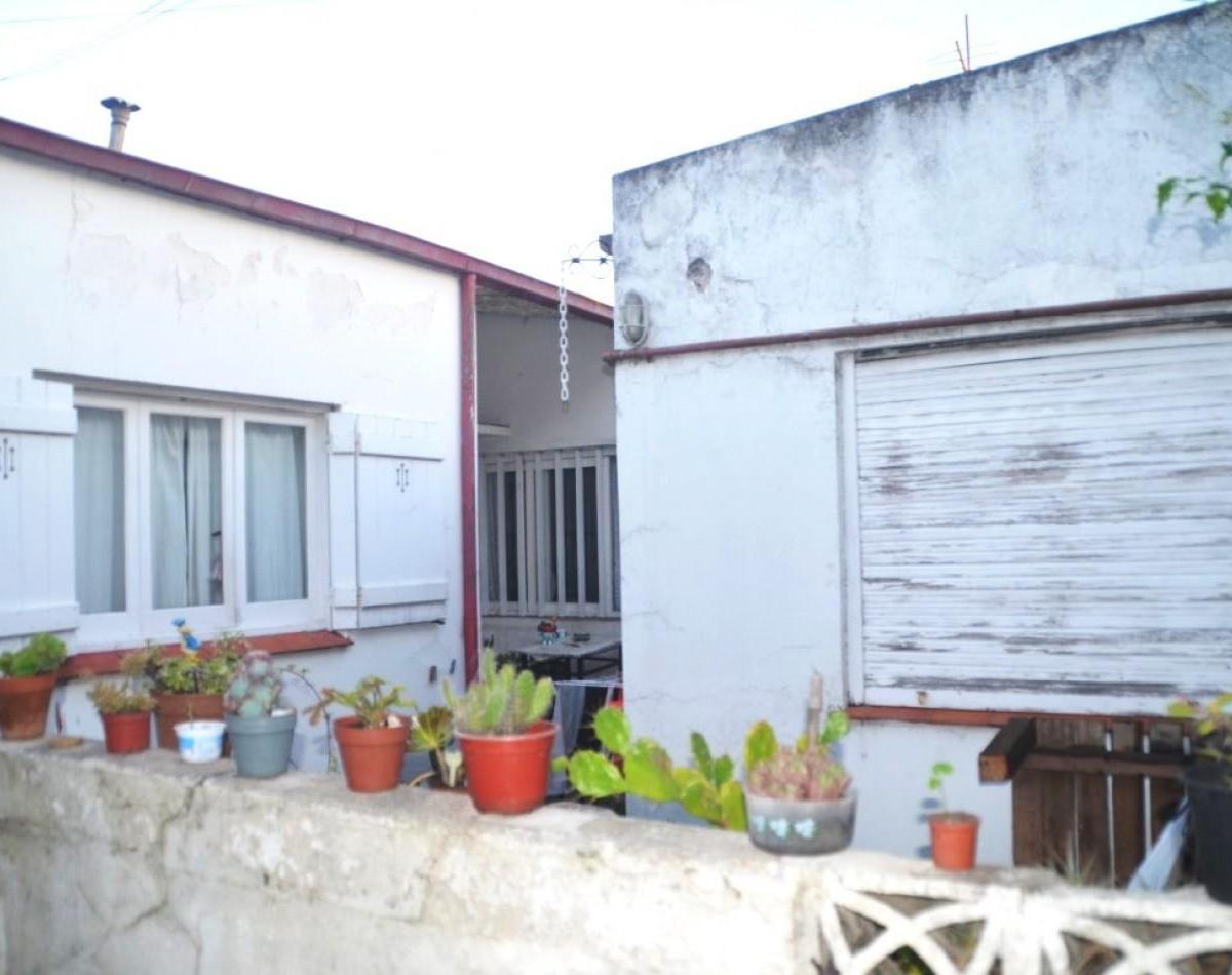 Inmuebles en block sobre calle alberti al 4100