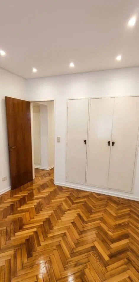 ALQUILER DEPARTAMENTO OLIVOS 4 AMBIENTES CON COCHERA 2