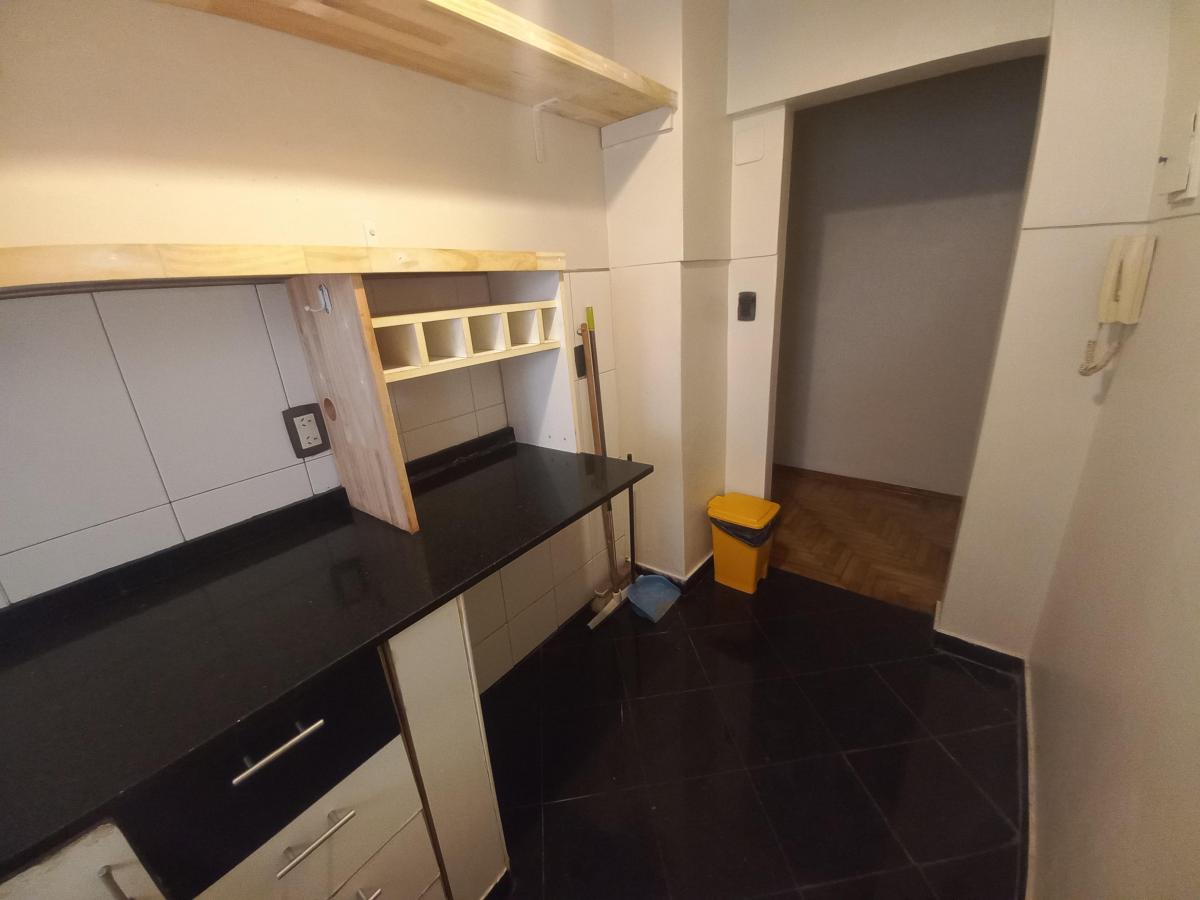 Se Vende Dto de 3 Amb en Constitución Límite con San Telmo 4