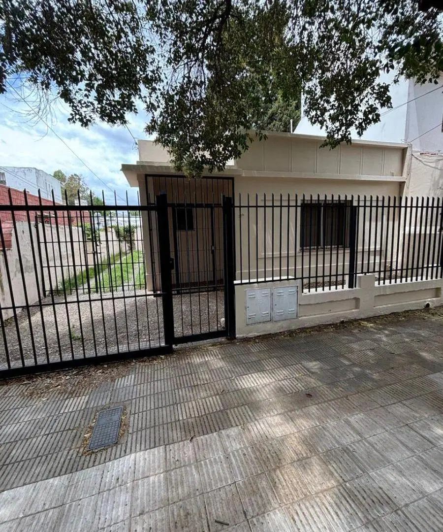 Casa a la VENTA B° Alta Córdoba (2 Dorm.) 1