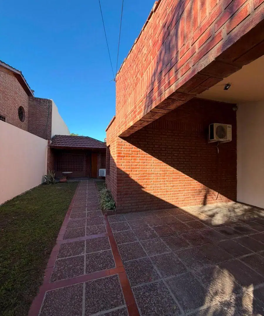 Casa a la VENTA (2 dorm) B° Tablada Park 2