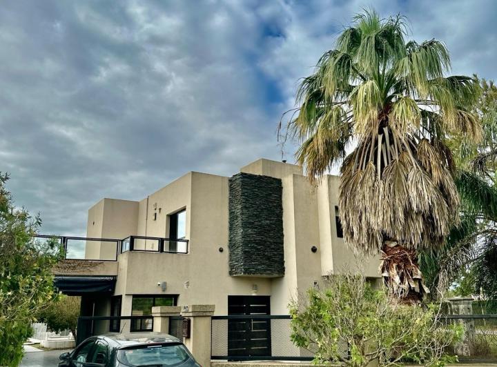 Casa a la venta en Cantegril. Se aceptan permuta y se escuchan ofertas. 1