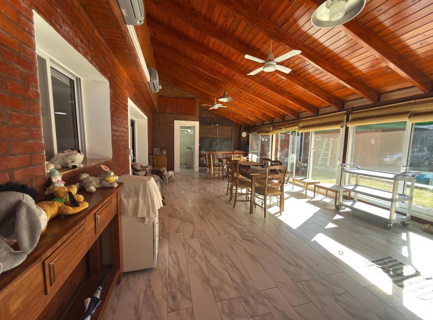 CASA 1 dormitorio con ascensor, quincho y pileta fisherton