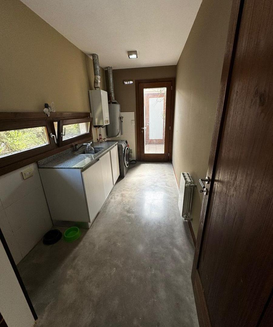 Foto de Casa en Puerto RoldanALQUILER Casa Puerto Roldan 3 dor. 3 baños, galeria, pileta terreno de 1.200 m, imagen 5