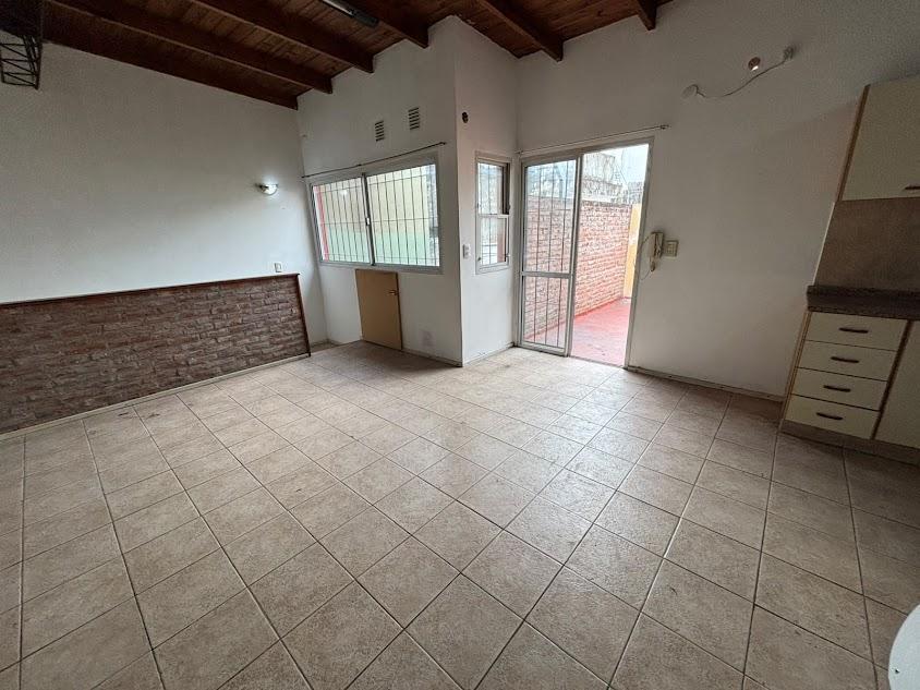 Foto de DepartDEPARTAMENTO UN DORMITORIO ,CON PATIO ,SIN EXPENSAS CONSTITUCION, imagen 3