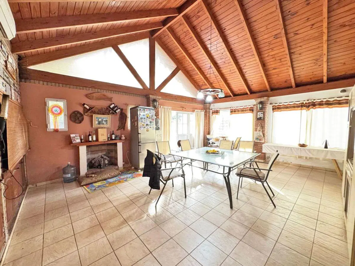 Alem 2100 - Casa de 3 dormitorios en venta c/ cochera en Funes 1