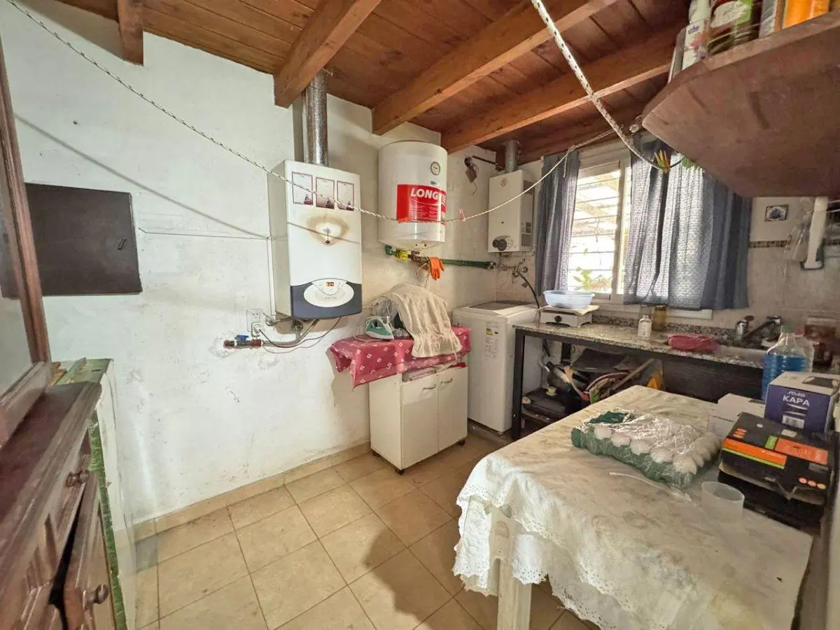 Alem 2100 - Casa de 3 dormitorios en venta c/ cochera en Funes 8