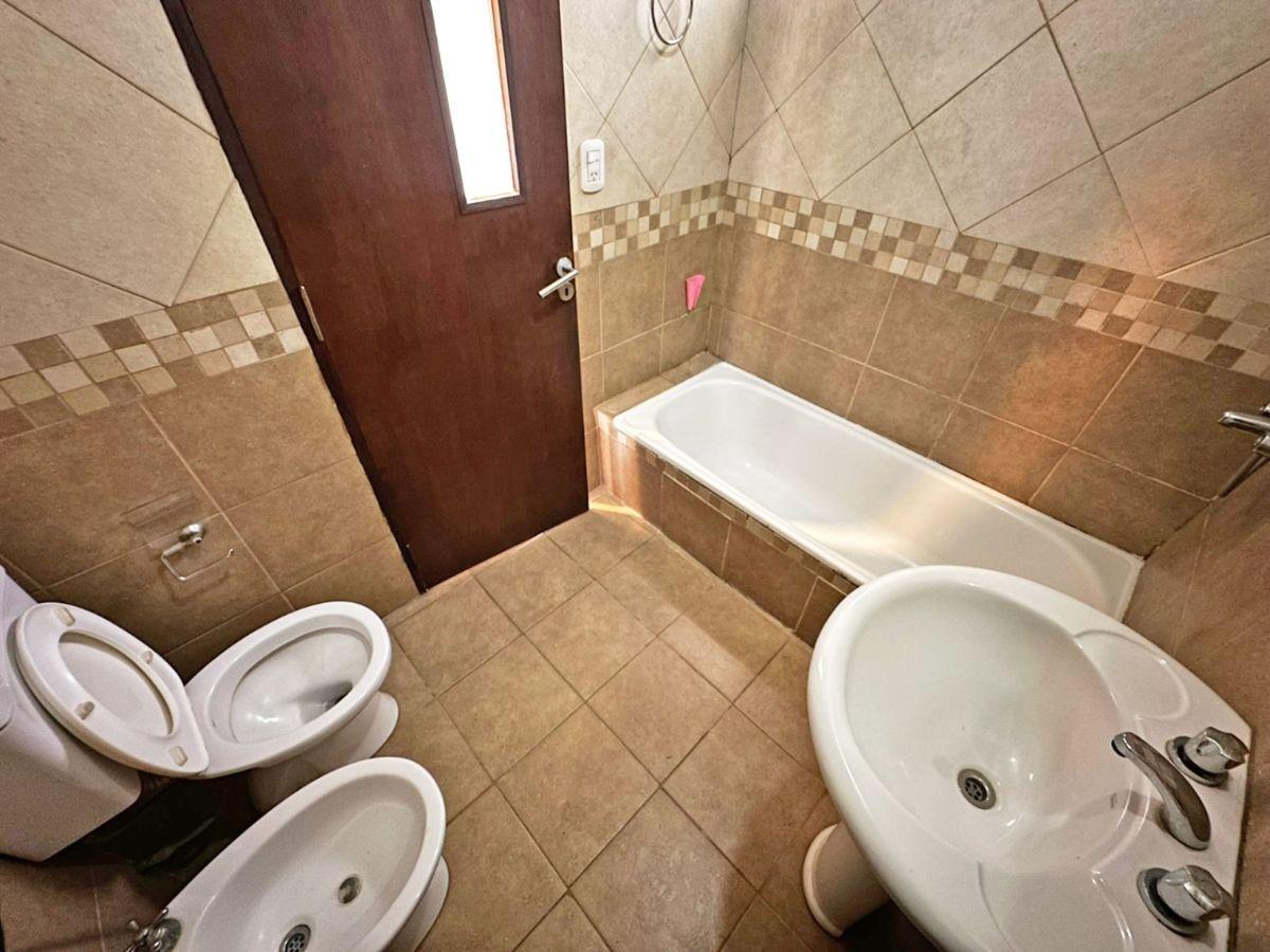 Foto de Buenos Aires 5000 - Casa de 2 dormitorios y 2 baños en venta en Rosario, imagen 5
