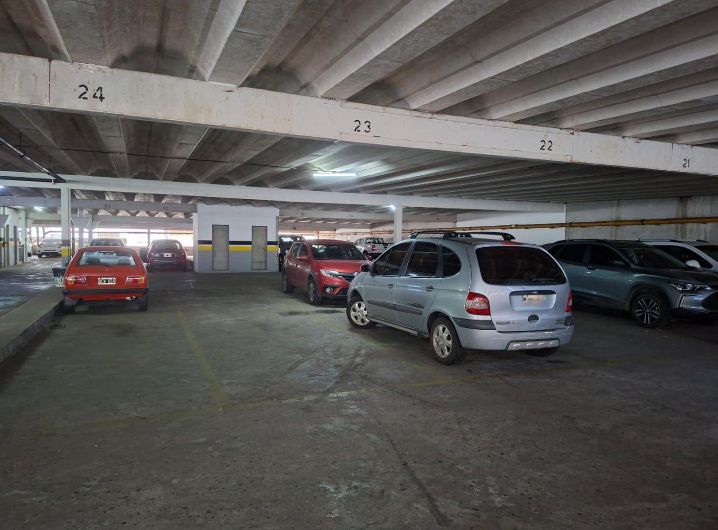 Foto de Venta de Cochera centro, muy cómoda en pleno paseo del siglo, imagen 5
