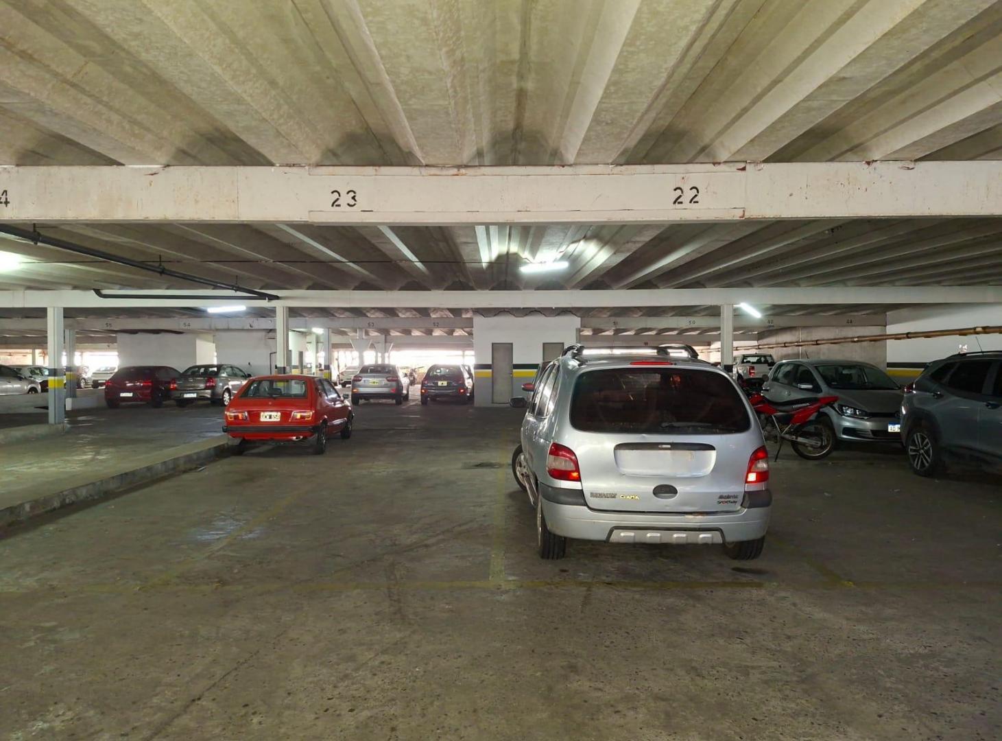 Foto de Venta de Cochera centro, muy cómoda en pleno paseo del siglo, imagen 1