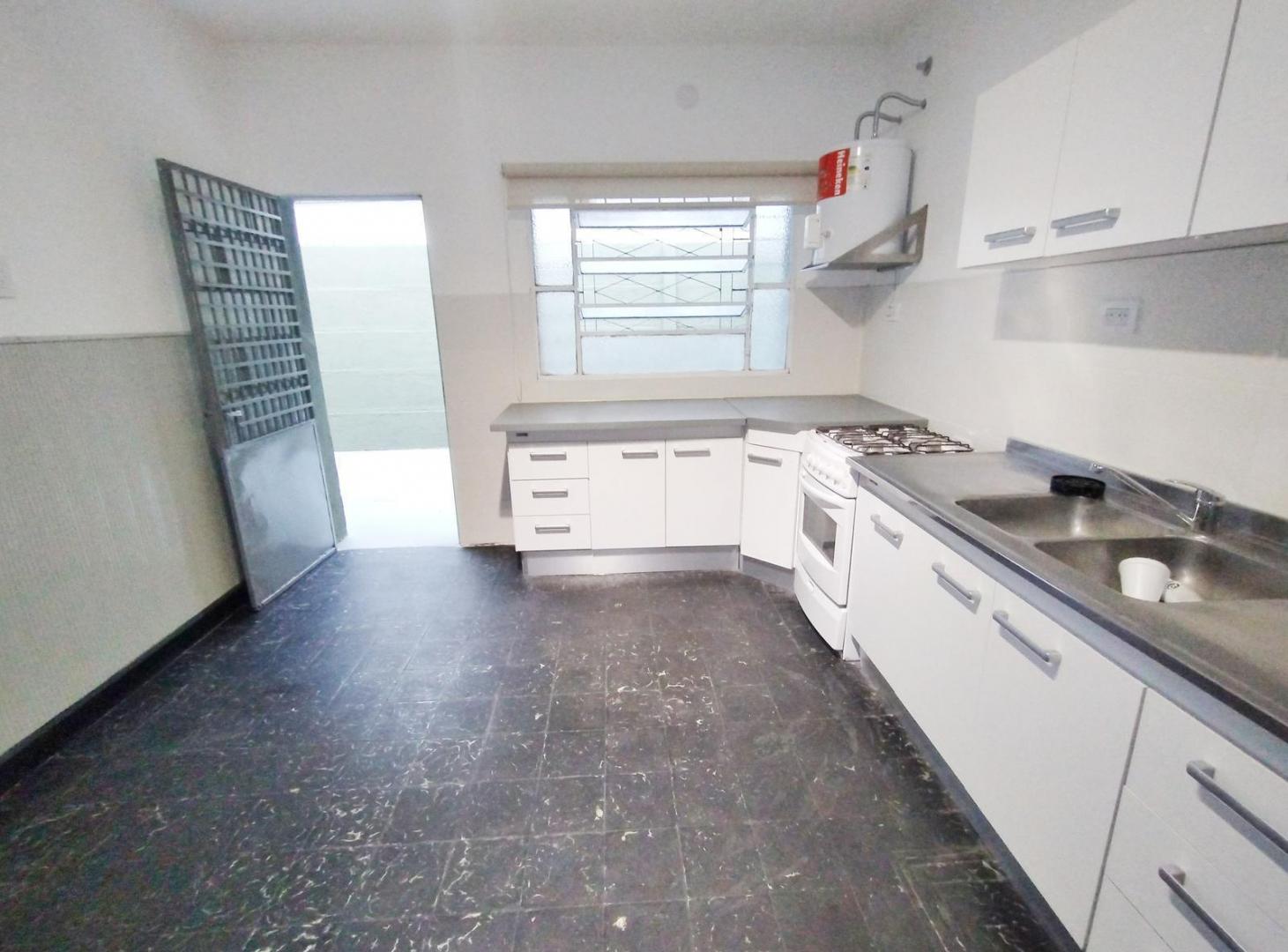 Foto de Casa en venta 2 dormitorios, patio seco, terraza, barrio Azcuénaga, imagen 3