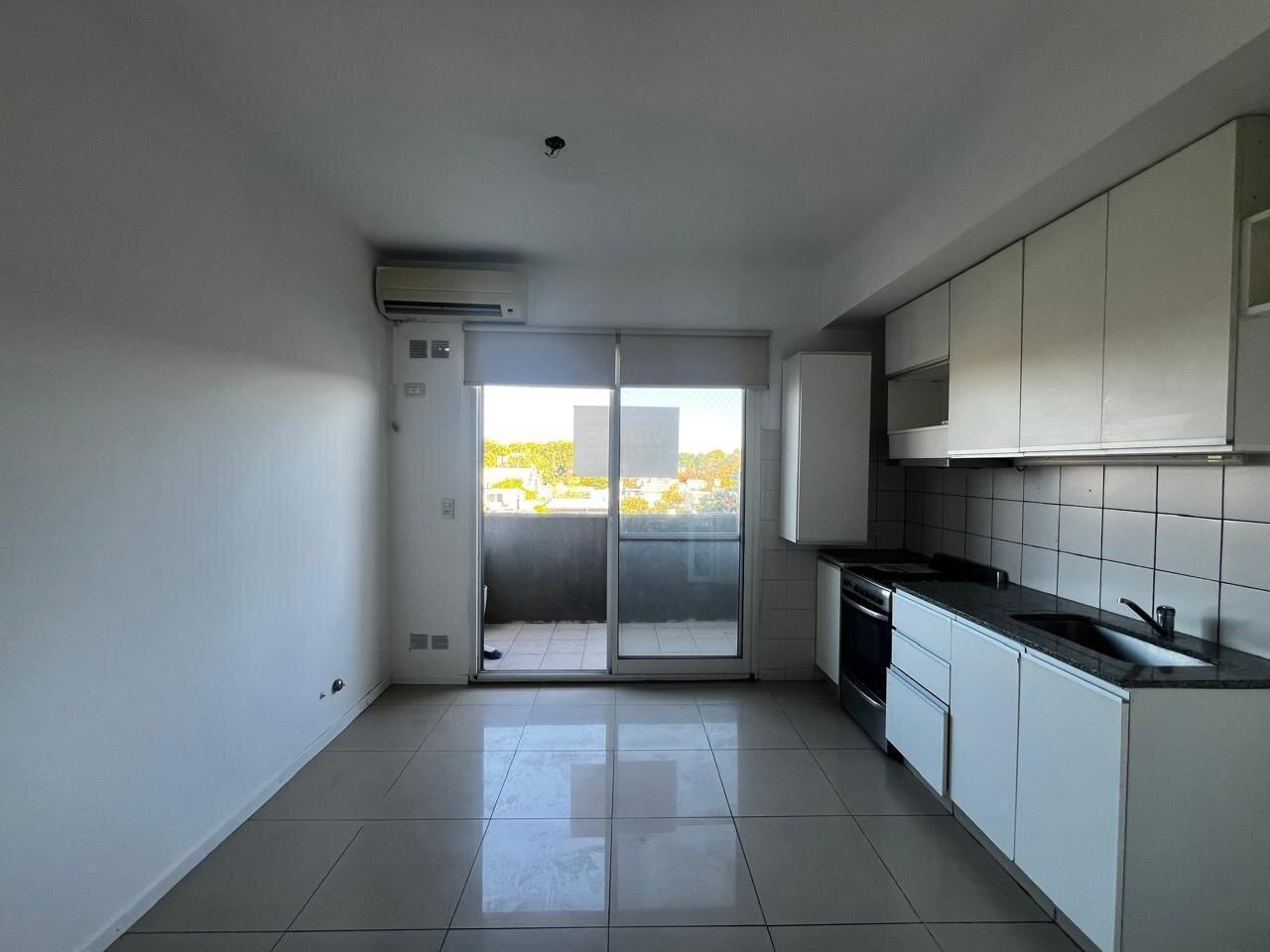 Saavedra y Mitre · 2 Dormitorios · Venta