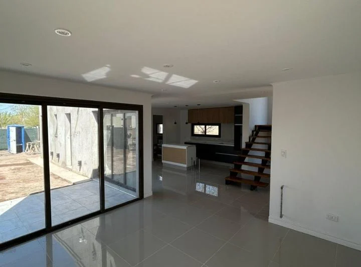 Casa en Alquiler Zapiola 297 Mna. B casa 15, Paseo Di Fiore, Mayor Drummond, Luj 4