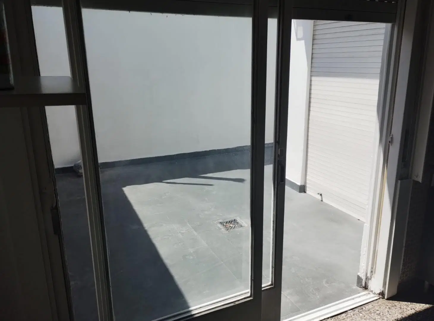 Alquiler casa 3 dormitorios en Planta Alta con patio terraza. 3