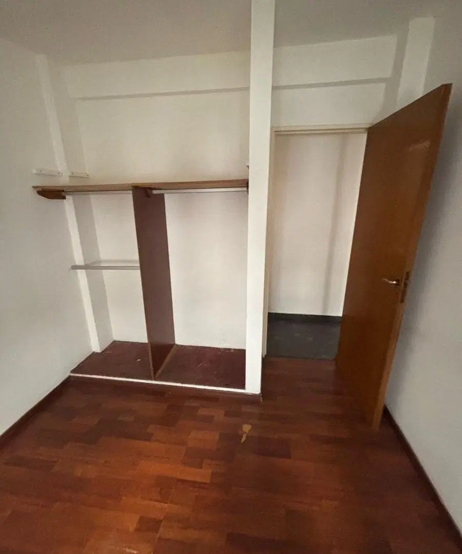 Departamento de 3 dormitorios con balcón cerrado. 2