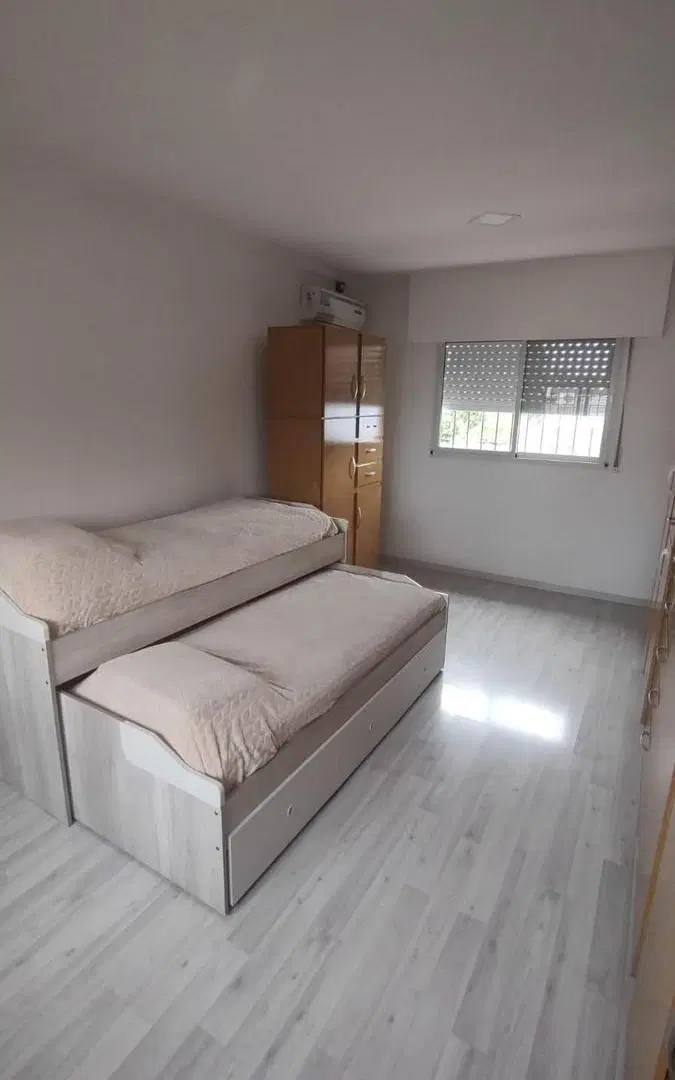 Casa en esquina de dos plantas y para dos familias o comercial. 4