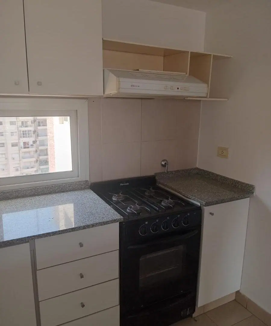 Departamento en  Alquiler un dormitorio con amplio balcón. 5