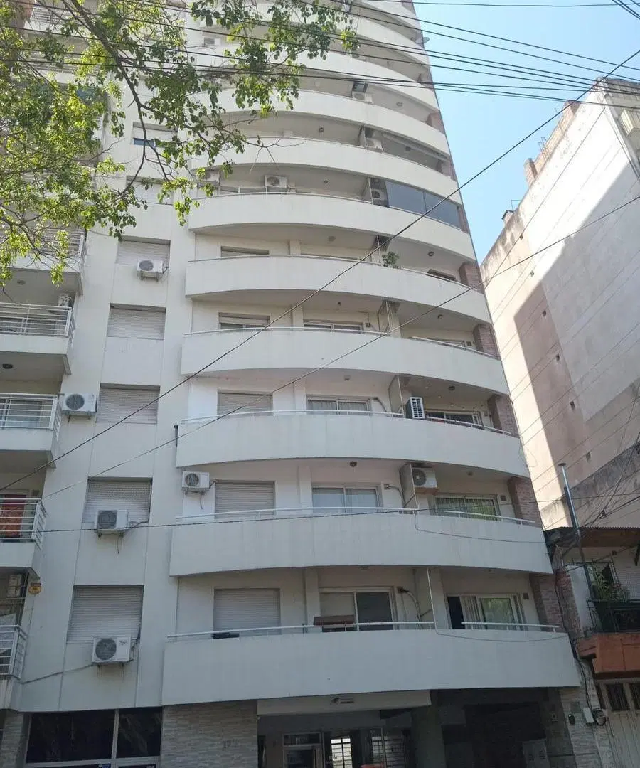 Departamento en  Alquiler un dormitorio con amplio balcón. 3