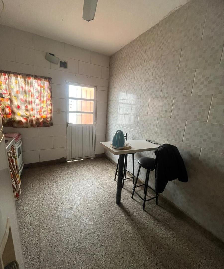 Foto de Casa con cochera 2 dormitorios, patio y terraza., imagen 2