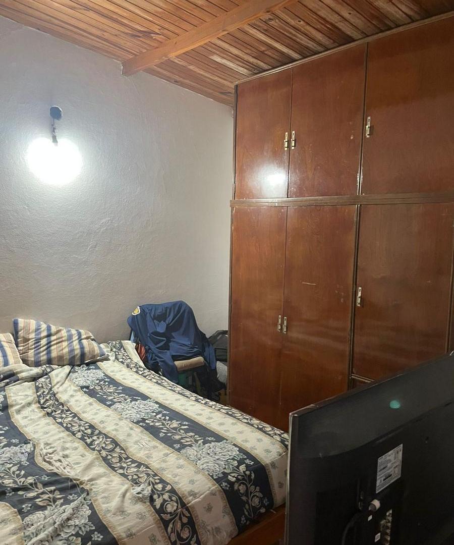 Foto de Casa con espacio para local y galpón., imagen 4