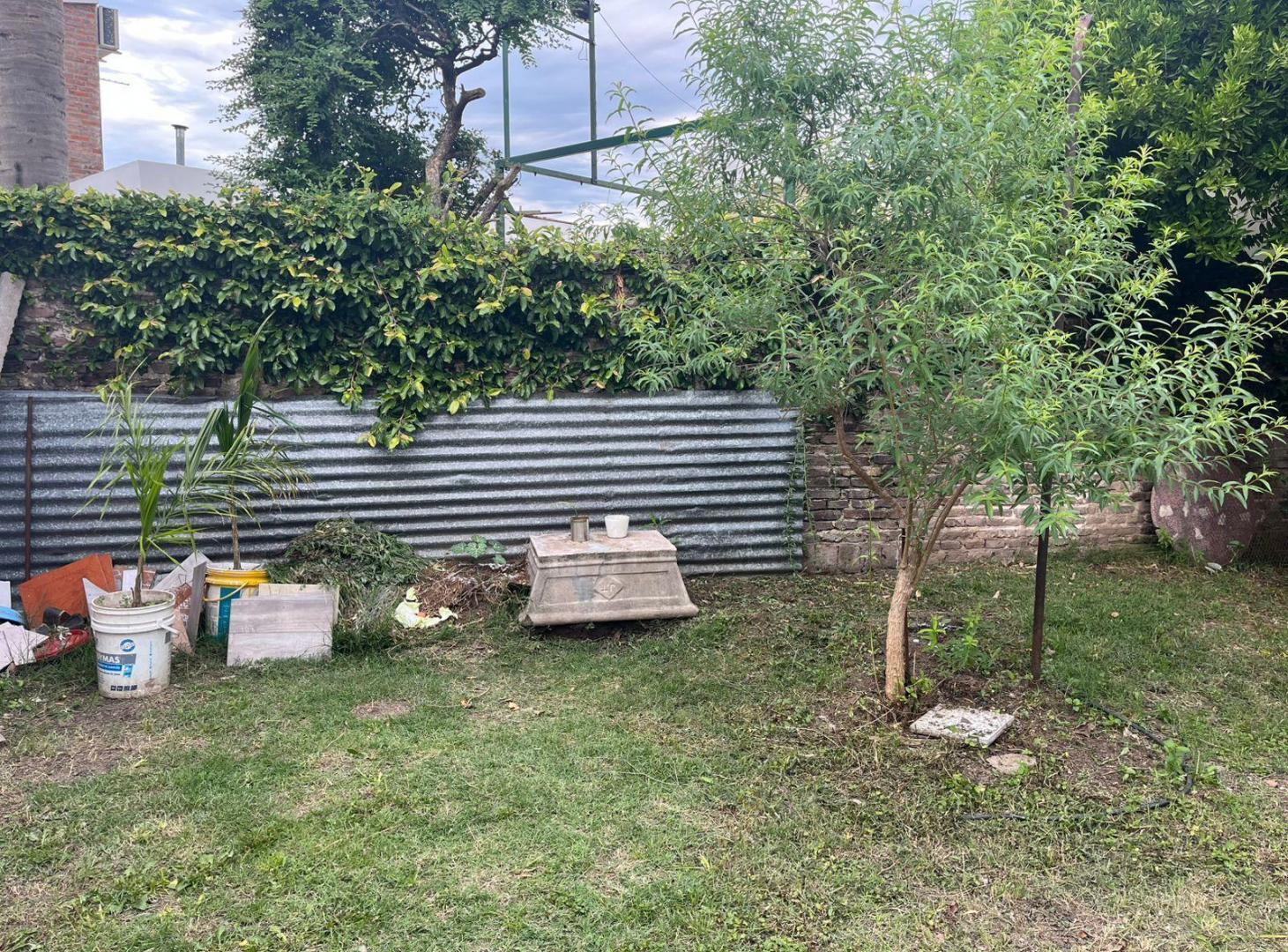 Foto de Casa con espacio para local y galpón., imagen 3