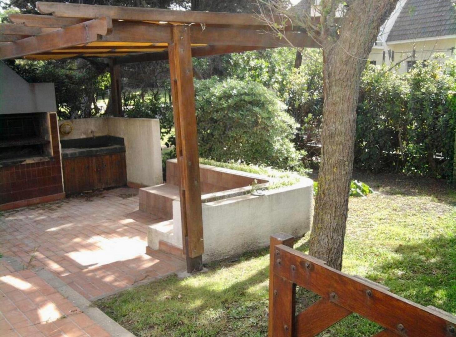 Casa en a 80 mts del mar y 50 de Av. Bunge