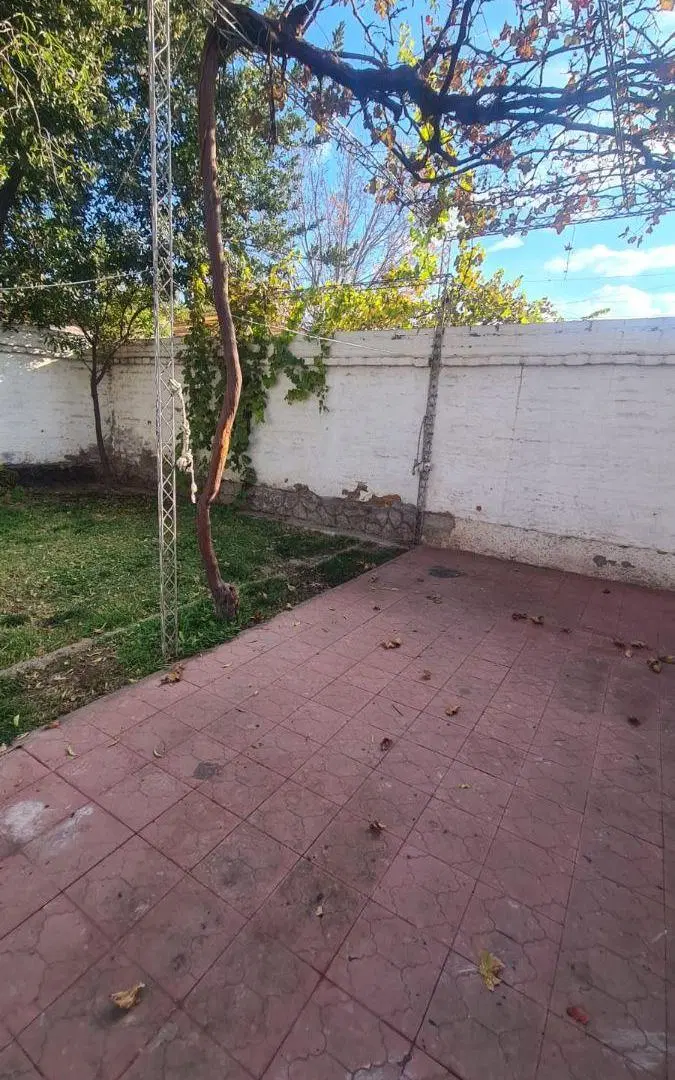 Alquiler, casa en barrio Beghin 2