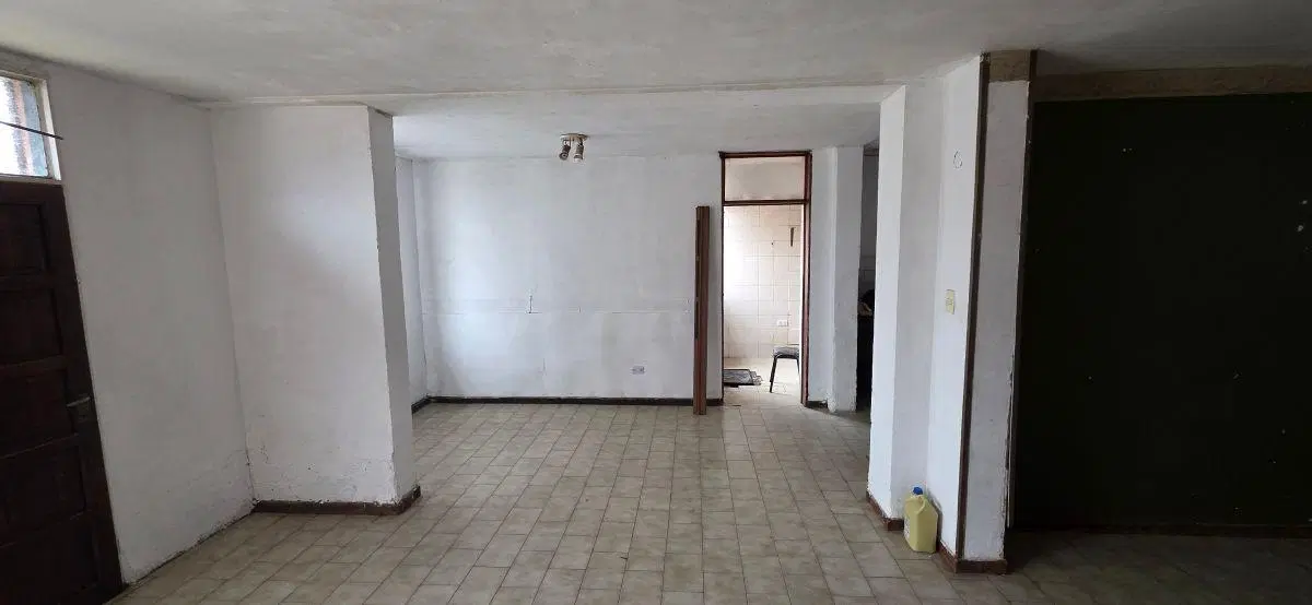Casa de 4 dormitorios a reciclar en venta 4