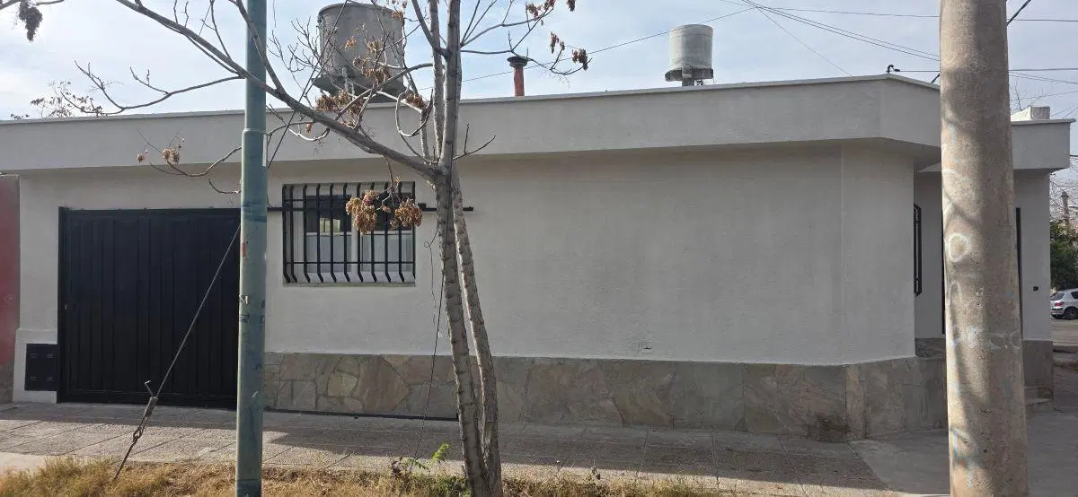 Alquiler: Casa 2 Dormitorios - Apta Comercio / Profesional 3