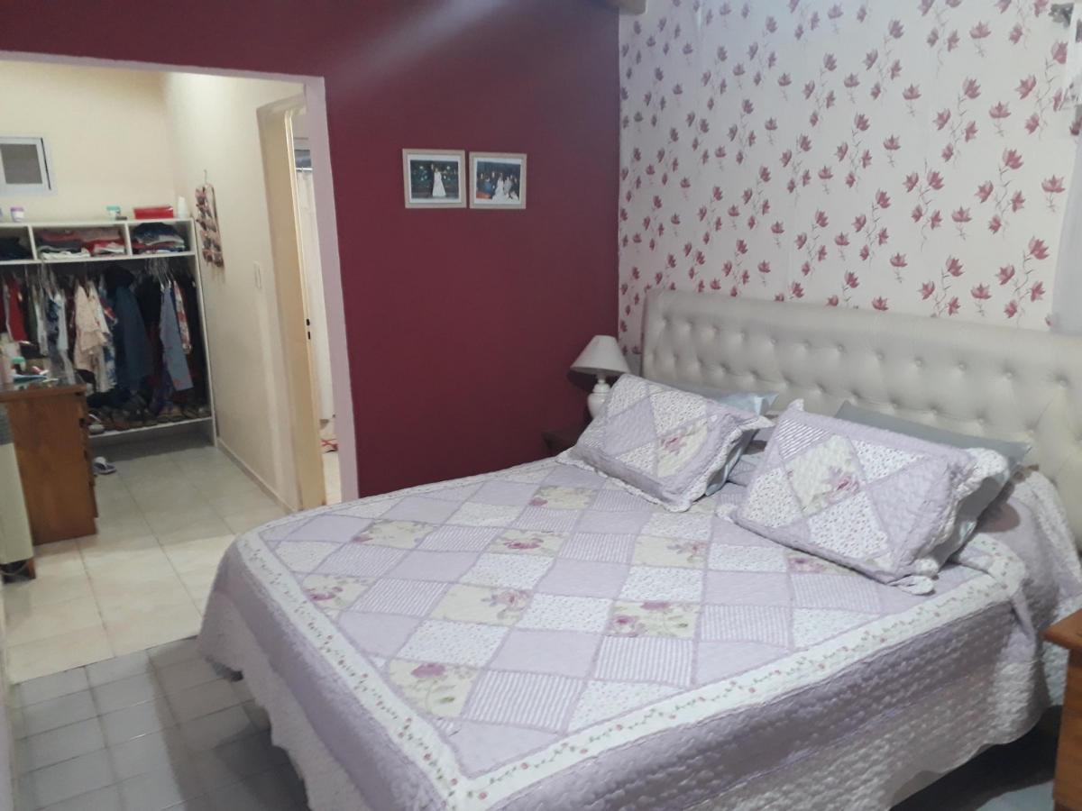 Venta · Casa · Pileta · Impecable · 3 Dorm. 5