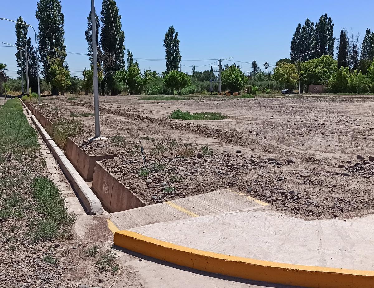 Lote · Russell · Maipú · 300 m² 3