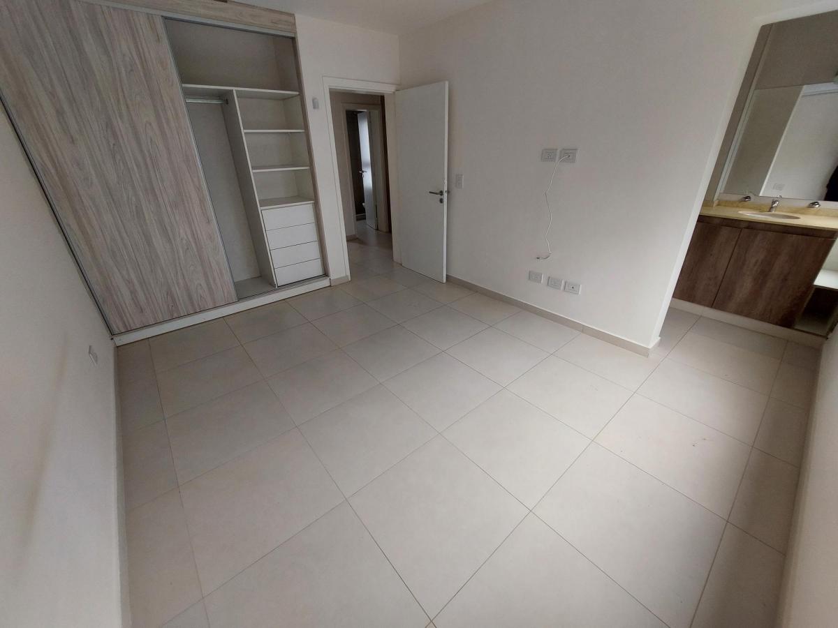 Dúplex · Venta · Barrio Privado · 3 Dorm. 1