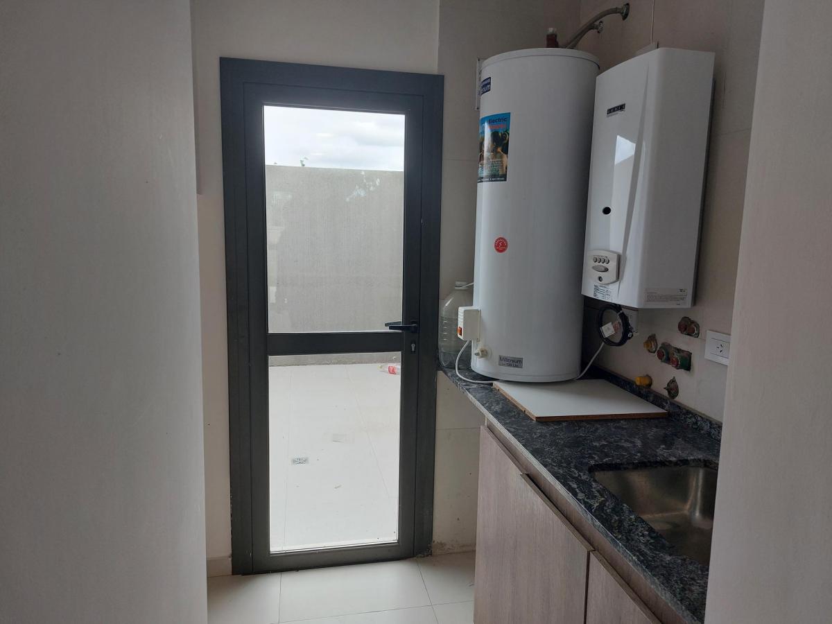Dúplex · Venta · Barrio Privado · 3 Dorm. 4
