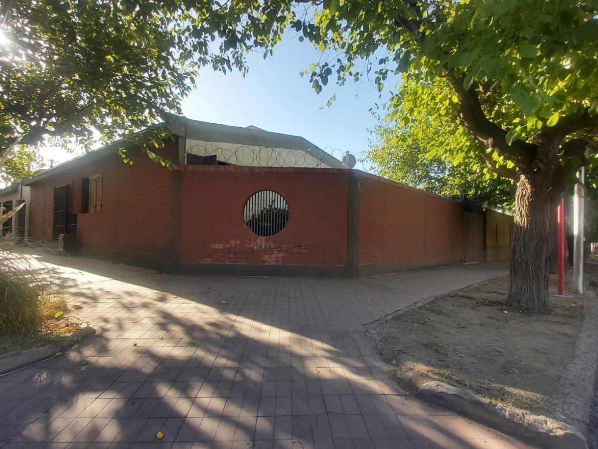Casa · Venta · Cementista 2 · 4 Dorm. · Mendoza 5