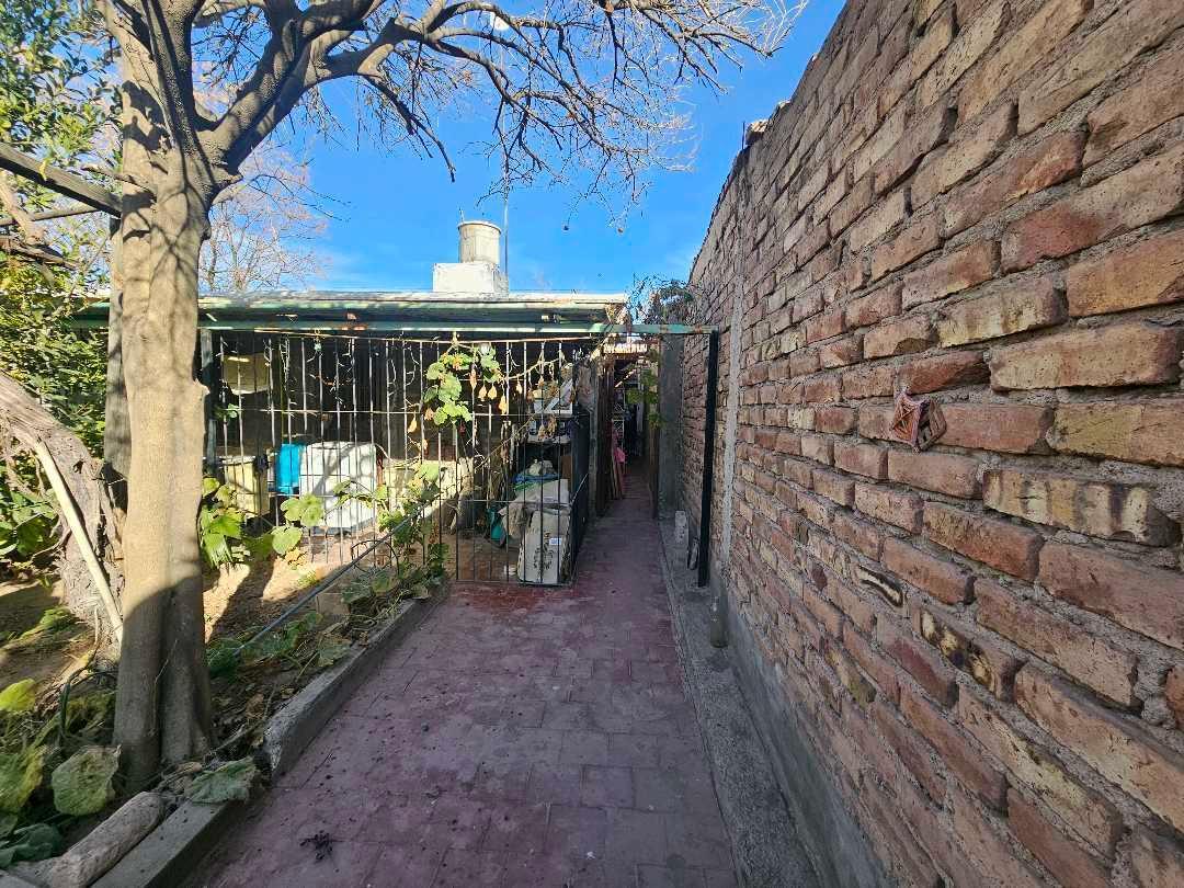 Casa · Venta · Las Heras · a 2 Cuadras Plaza · 3 Dorm. 5