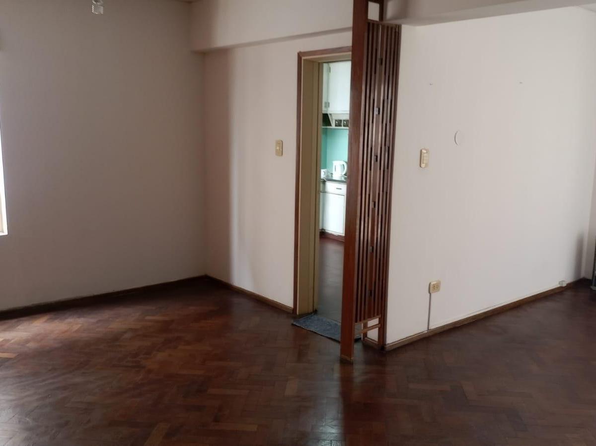 Vende - Amplio Departamento - C/san Martin - Ciudad - Mendoza 4