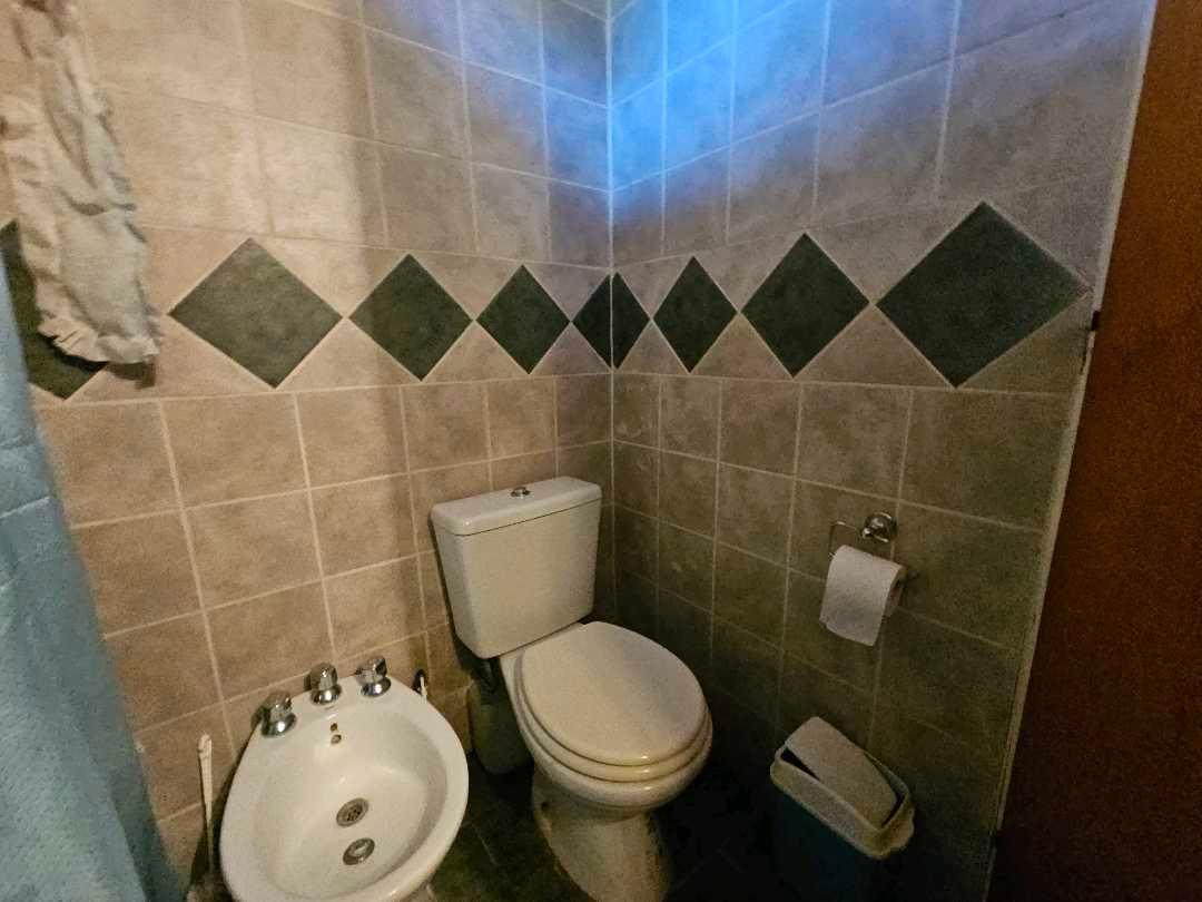 Casa Quinta · Venta · 1.630 m² de Terreno· Guaymallen · 3 Dorm. 5