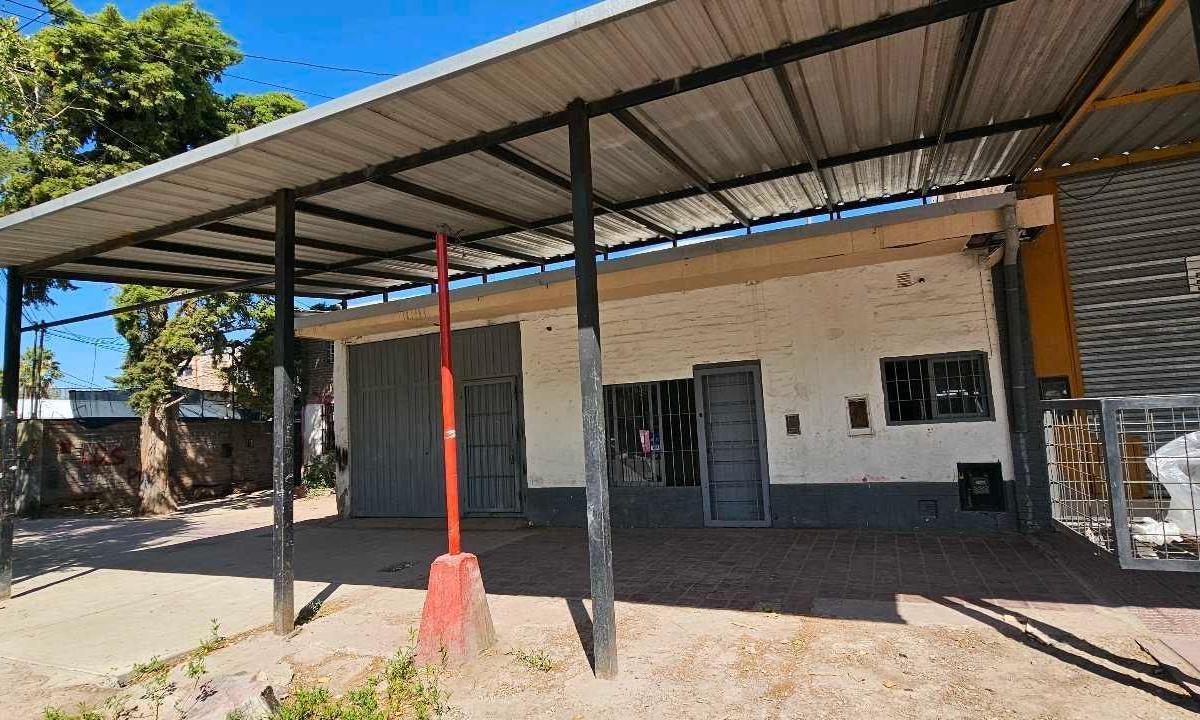Vende · Galpón · Multifuncional · Calle Independencia · Las Heras 2