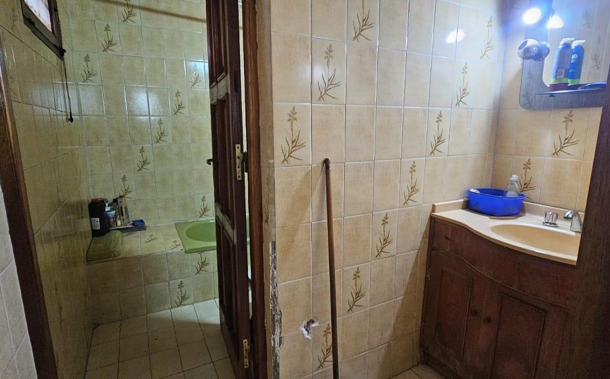 Vende · Casa · 3 Dorm. · a 3 Cuadras de La Plaza· Mendoza ·heras 5