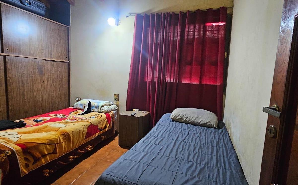 Vende · Casa · 3 Dorm. · a 3 Cuadras de La Plaza· Mendoza ·heras 2