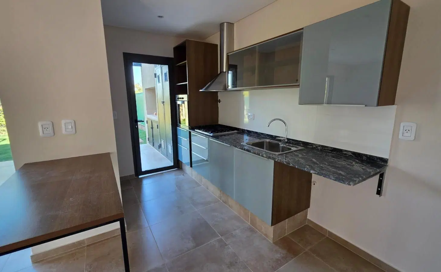 VENTA CASA - BARRIO PRIVADO · 2 dormitorios 8