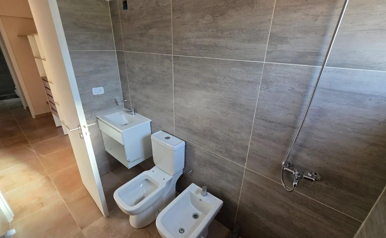 VENTA CASA - BARRIO PRIVADO · 2 dormitorios 4