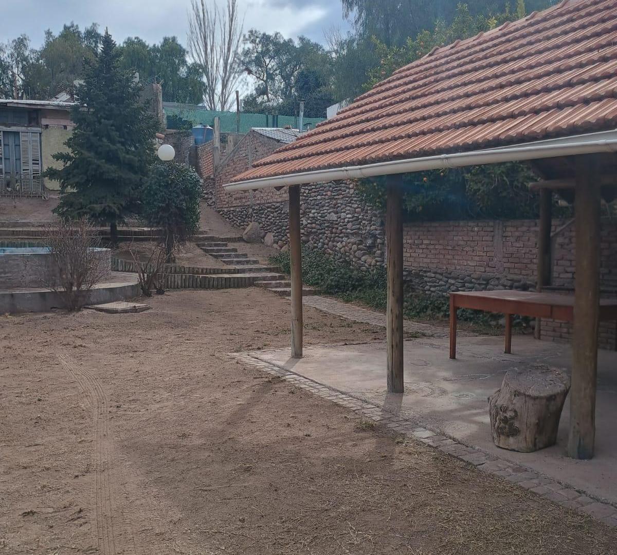 Foto de VENTA LOTE CON QUINCHO Y PILETA BARRIO SANTA ELENA VISTALBA, imagen 1