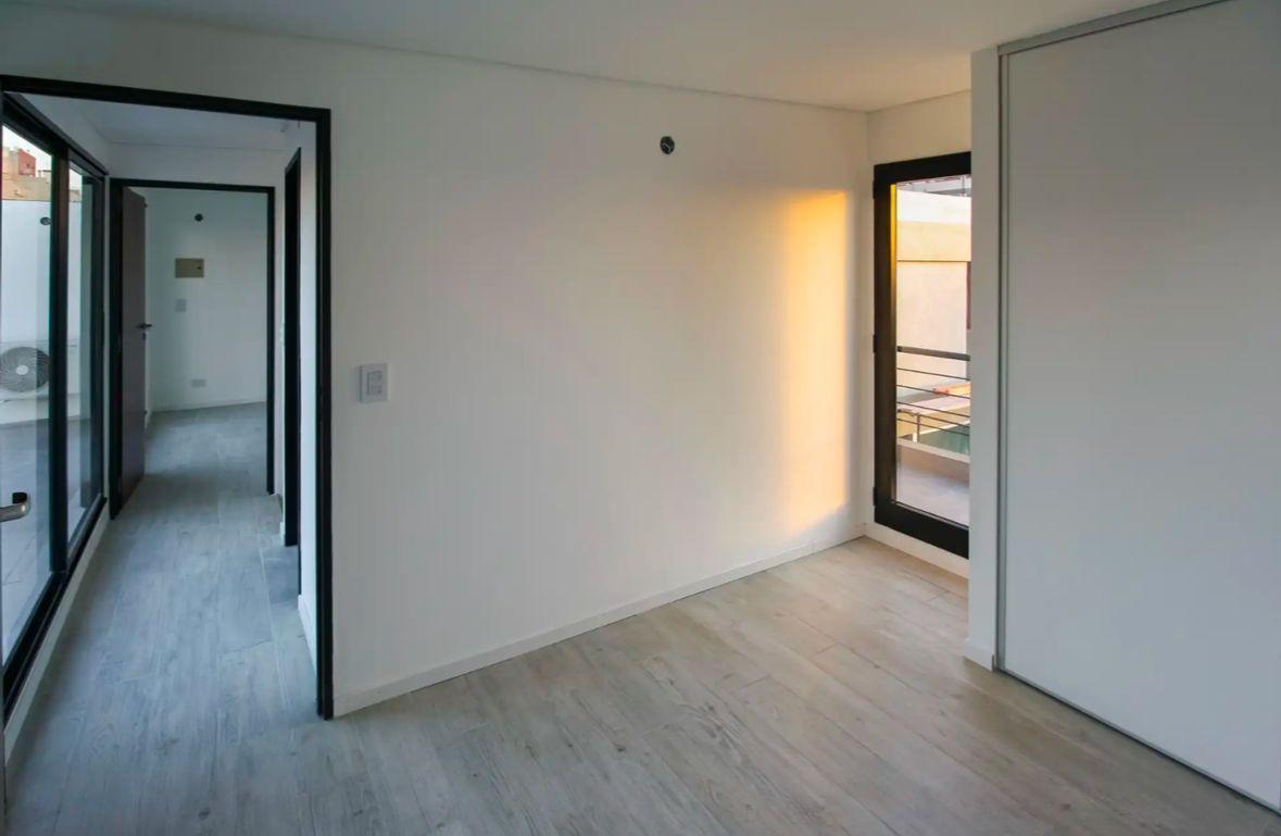 4 Ambientes en Duplex C/ Cochera Privada, Terraza y Parrilla. 1